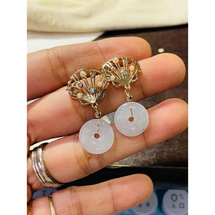 天然A貨緬甸玉 白冰平安扣翡翠耳針/耳環 鏤空銀貝殼 完美平安扣藏抹金帶小飄花-細節圖10