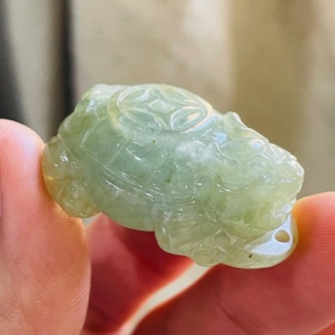 天然A貨緬甸玉 冰潤油綠滿載而歸招財龍龜翡翠擺件 起冰滿綠底色帶灑金 型飽滿工不含糊-細節圖4