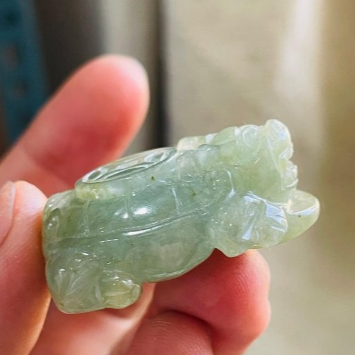 天然A貨緬甸玉 冰潤油綠滿載而歸招財龍龜翡翠擺件 起冰滿綠底色帶灑金 型飽滿工不含糊-細節圖5