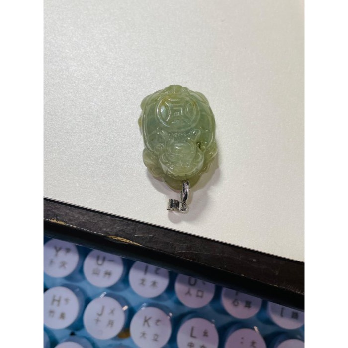 天然A貨緬甸玉 冰潤油綠滿載而歸招財龍龜翡翠擺件 起冰滿綠底色帶灑金 型飽滿工不含糊-細節圖10