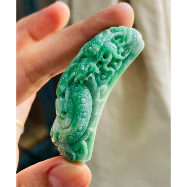 天然A貨緬甸玉 辣色花青手工巧雕龍氣旺盛翡翠手牌 純色正陽綠 細潤油亮有光澤 附台証-細節圖5
