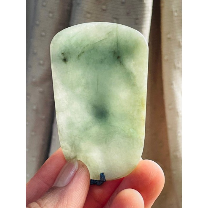福利品~天然A貨緬甸玉 細潤油青九天玄女翡翠佛牌 色滿勻稱 一刀切適中牌形透手影 帶色根紋-細節圖6