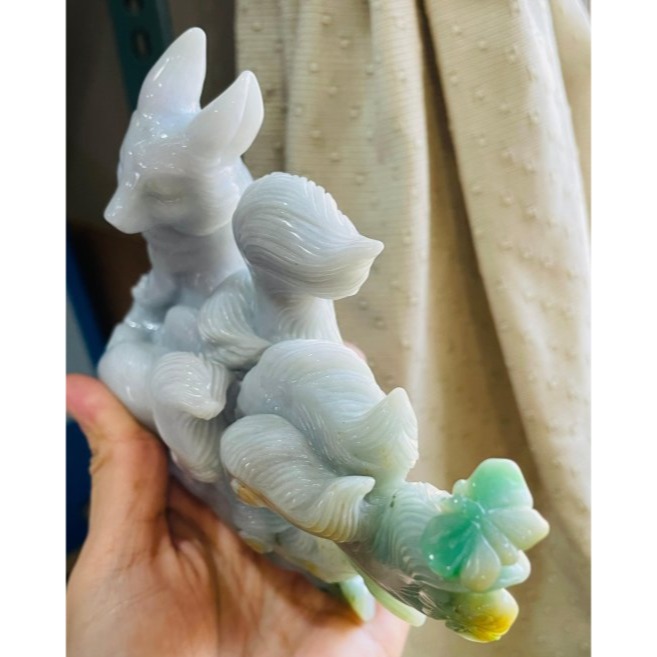 天然A貨緬甸玉 芙蓉種 細潤小三彩俏色雕九尾狐狸翡翠擺件 滿色淡紫漸變陽綠橙黃 一抹亮眼冰晴綠點綴 霸氣全立體手工俏雕-細節圖5