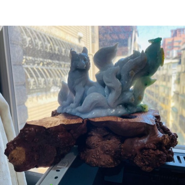 天然A貨緬甸玉 芙蓉種 細潤小三彩俏色雕九尾狐狸翡翠擺件 滿色淡紫漸變陽綠橙黃 一抹亮眼冰晴綠點綴 霸氣全立體手工俏雕-細節圖9