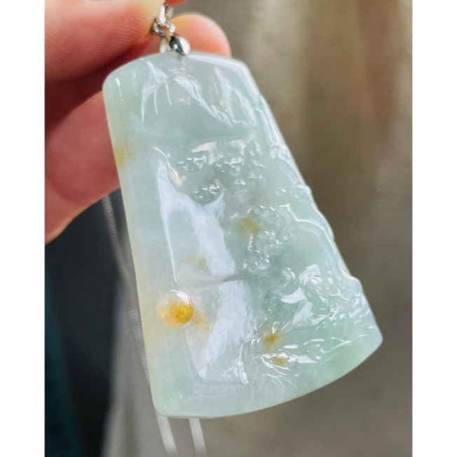 天然A貨緬甸玉 冰晴綠俏金手工雕松風水月翡翠山水牌 冰種晴底滿色 冰黃點綴其中 種好水長 帶色微透字-細節圖2