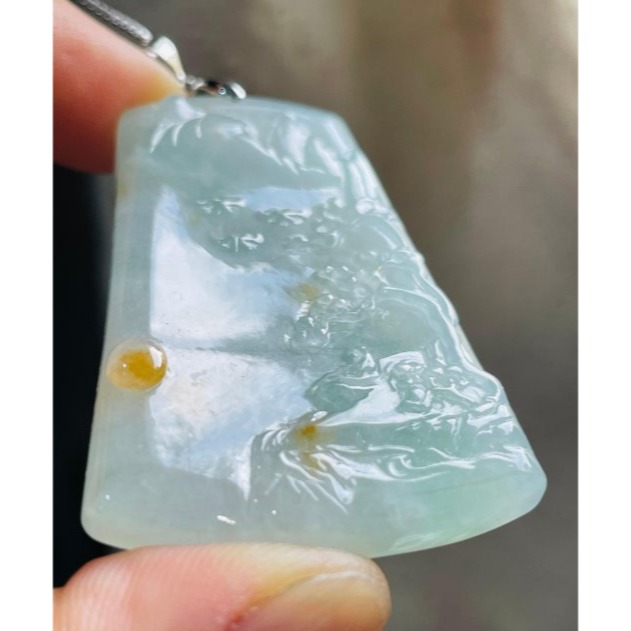 天然A貨緬甸玉 冰晴綠俏金手工雕松風水月翡翠山水牌 冰種晴底滿色 冰黃點綴其中 種好水長 帶色微透字-細節圖3