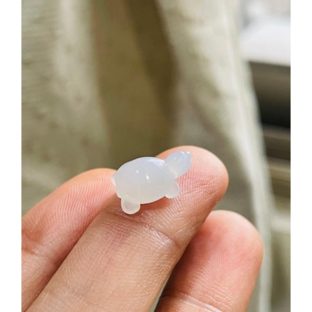 天然A貨緬甸玉 白冰瑪瑙底手工雕平安龜翡翠裸石 冰膠起光感小烏龜 晶透爆光好水頭-細節圖4