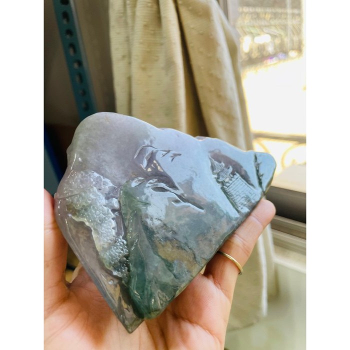 天然A貨緬甸玉 冰潤春帶彩手工雕雲煙紫氣翡翠山水擺件 冰煙紫漸入油綠 雙彩色分明 遠山近霧意境感佳-細節圖3