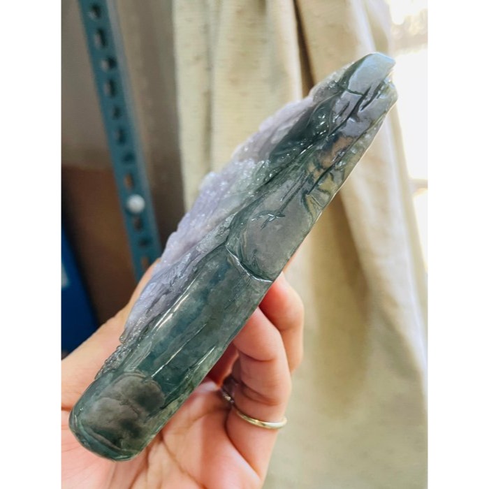 天然A貨緬甸玉 冰潤春帶彩手工雕雲煙紫氣翡翠山水擺件 冰煙紫漸入油綠 雙彩色分明 遠山近霧意境感佳-細節圖7