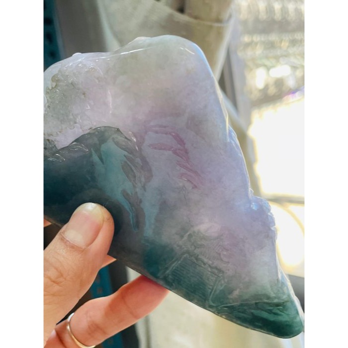 天然A貨緬甸玉 冰潤春帶彩手工雕雲煙紫氣翡翠山水擺件 冰煙紫漸入油綠 雙彩色分明 遠山近霧意境感佳-細節圖8