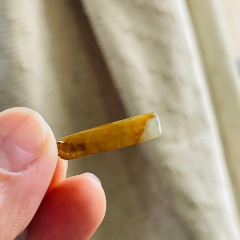 天然A貨緬甸玉 冰蜜糖黃小無事牌翡翠隨意扣 天然冰潤 成色飽和 很小 厚度比例完美-細節圖4