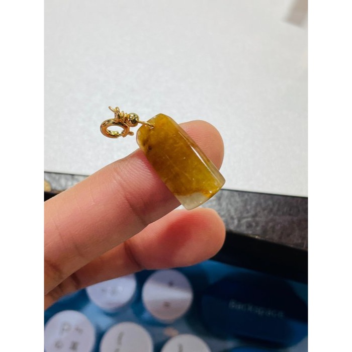 天然A貨緬甸玉 冰蜜糖黃小無事牌翡翠隨意扣 天然冰潤 成色飽和 很小 厚度比例完美-細節圖10