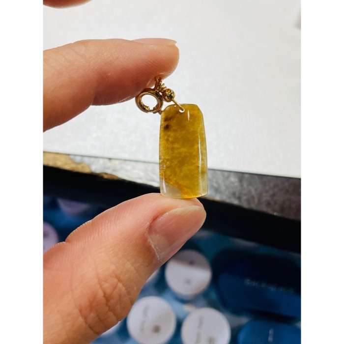 天然A貨緬甸玉 冰蜜糖黃小無事牌翡翠隨意扣 天然冰潤 成色飽和 很小 厚度比例完美-細節圖11