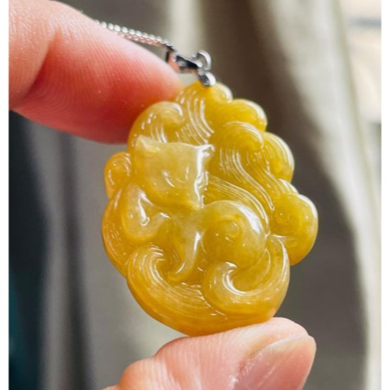 天然A貨緬甸玉 溫潤橙黃滿色黃金九尾狐狸翡翠玉墜 色滿勻稱 油亮成色飽和 不大配帶無壓力-細節圖3
