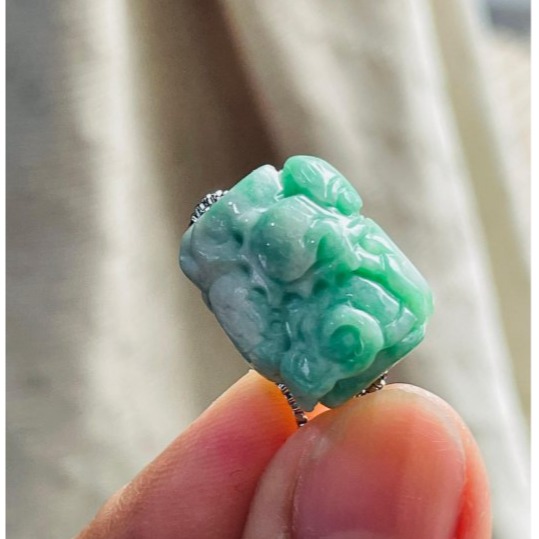 天然A貨緬甸玉 辣色白底青360度手工微雕一條龍翡翠龍珠 白綠分明 色鮮豔綠帶多-細節圖5