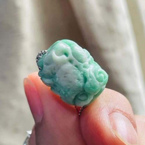 天然A貨緬甸玉 辣色白底青360度手工微雕一條龍翡翠龍珠 白綠分明 色鮮豔綠帶多-細節圖6