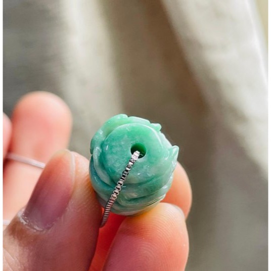 天然A貨緬甸玉 辣色白底青360度手工微雕一條龍翡翠龍珠 白綠分明 色鮮豔綠帶多-細節圖7