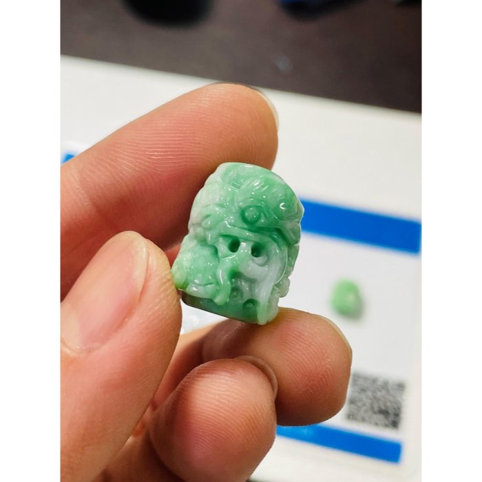 天然A貨緬甸玉 辣色白底青360度手工微雕一條龍翡翠龍珠 白綠分明 色鮮豔綠帶多-細節圖9