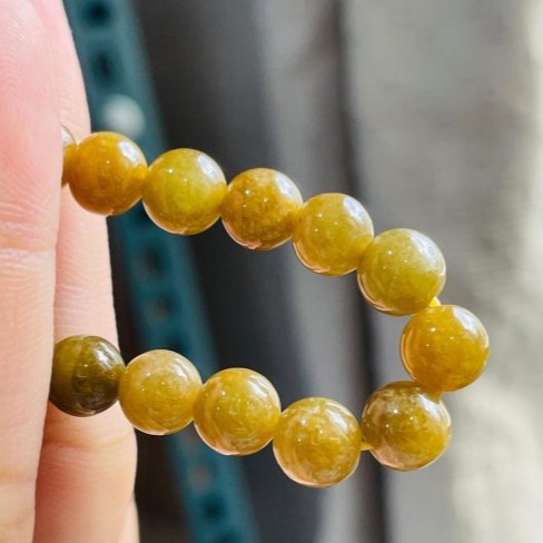 天然A貨緬甸玉 冰潤秋香黃7mm圓珠翡翠珠串/手鍊 內圍15cm 老熟油亮 顆顆透光色澤飽和-細節圖5