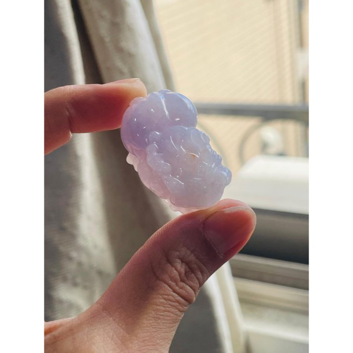 天然A貨翡翠 冰潤櫻花紫藏金手工雕招財貔貅翡翠玉墜/手牌 能見色粉嫩 帶幾抹金 頭大杏眼圓臀俏-細節圖8