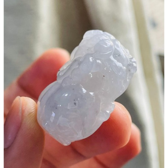 天然A貨緬甸玉 冰潤白冰手工巧雕招財貔貅翡翠玉墜 起冰好水頭 帶芝麻點 頭大圓臀-細節圖4