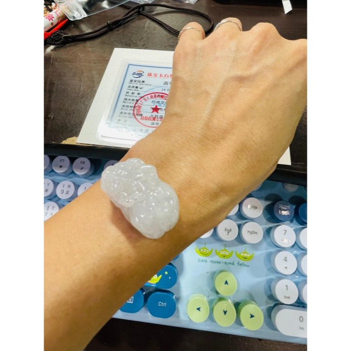 天然A貨緬甸玉 冰潤白冰手工巧雕招財貔貅翡翠玉墜 起冰好水頭 帶芝麻點 頭大圓臀-細節圖10