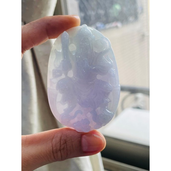 天然A貨緬甸玉 冰潤亮春彩獨家精雕玄天上帝翡翠玉牌 顯色粉紫粉綠底色 過底色滿不露白 法像精開 厚裝大牌型-細節圖8