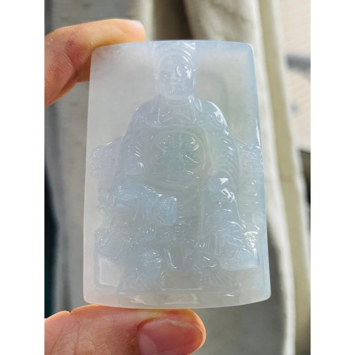 天然A貨緬甸玉 膠潤粉藍綠精工雕廣澤尊王翡翠佛牌 起冰帶膠潤底庄 透手方正64牌形 精開張眼法像-細節圖2