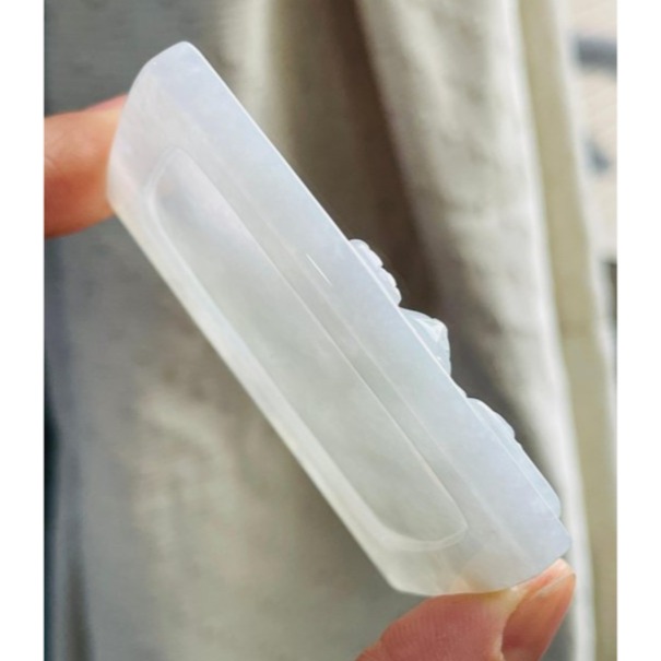 天然A貨緬甸玉 膠潤粉藍綠精工雕廣澤尊王翡翠佛牌 起冰帶膠潤底庄 透手方正64牌形 精開張眼法像-細節圖5