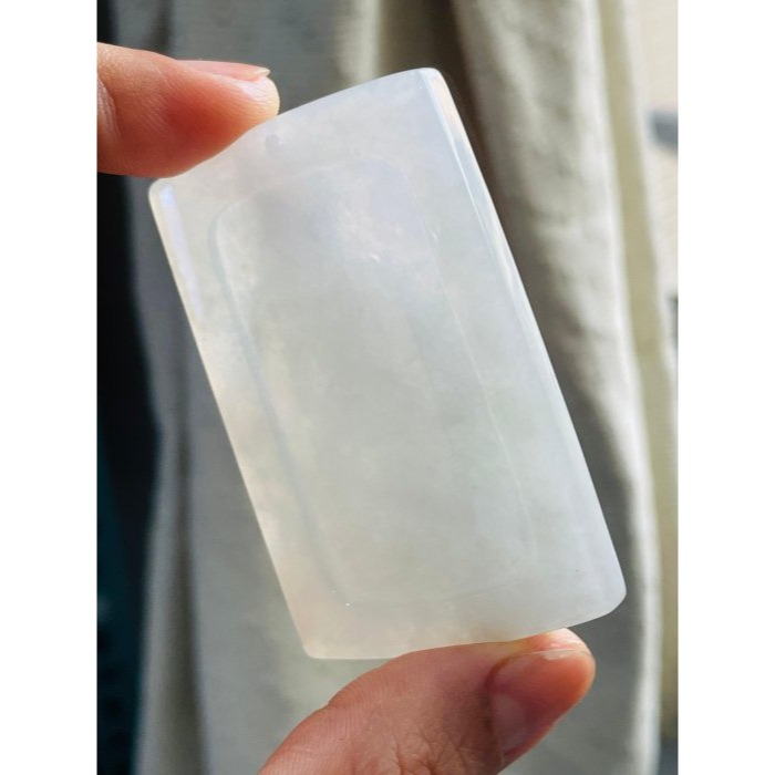 天然A貨緬甸玉 膠潤粉藍綠精工雕廣澤尊王翡翠佛牌 起冰帶膠潤底庄 透手方正64牌形 精開張眼法像-細節圖7