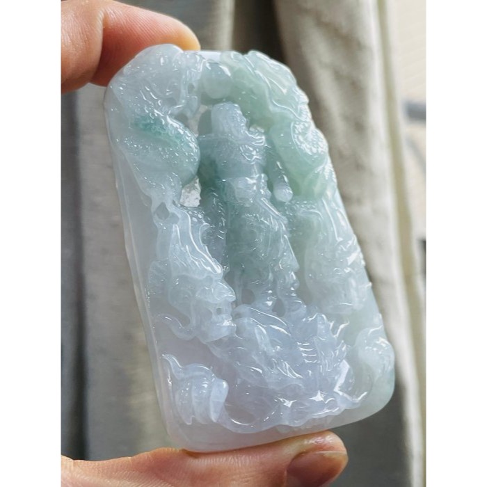 天然A貨緬甸玉 冰潤青綠雙面精工九龍關公翡翠玉牌 冰帶光感 淡雅綠 晶透白 幾抹綠花增色 精開法像 精雕九龍-細節圖2