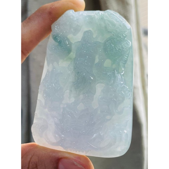 天然A貨緬甸玉 冰潤青綠雙面精工九龍關公翡翠玉牌 冰帶光感 淡雅綠 晶透白 幾抹綠花增色 精開法像 精雕九龍-細節圖4