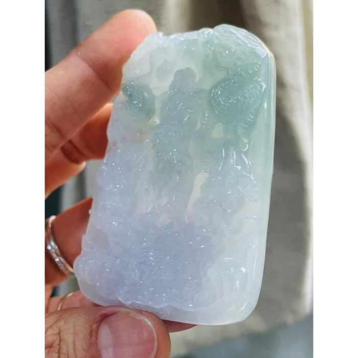 天然A貨緬甸玉 冰潤青綠雙面精工九龍關公翡翠玉牌 冰帶光感 淡雅綠 晶透白 幾抹綠花增色 精開法像 精雕九龍-細節圖6