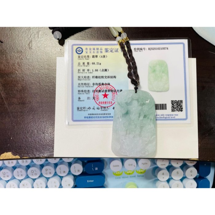 天然A貨緬甸玉 冰潤青綠雙面精工九龍關公翡翠玉牌 冰帶光感 淡雅綠 晶透白 幾抹綠花增色 精開法像 精雕九龍-細節圖11