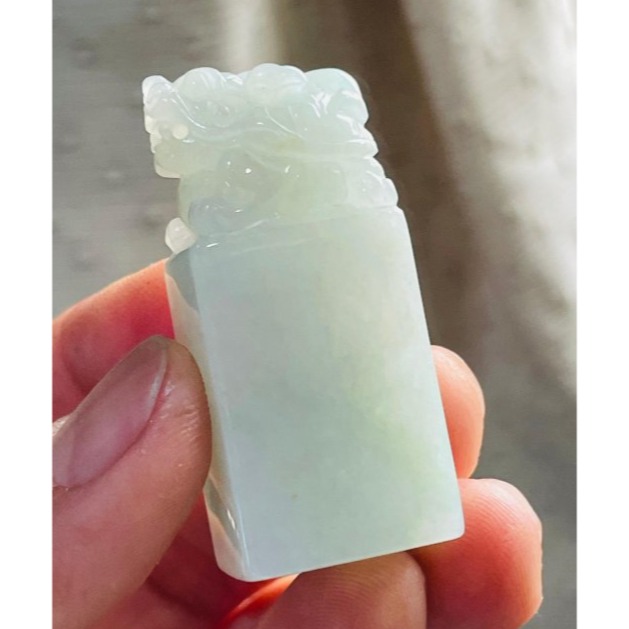 天然A貨緬甸玉 冰潤淡綠底色手工雕滿載而歸龍龜翡翠印章/方印/私章 起冰帶膠潤 淡綠滿底色-細節圖2