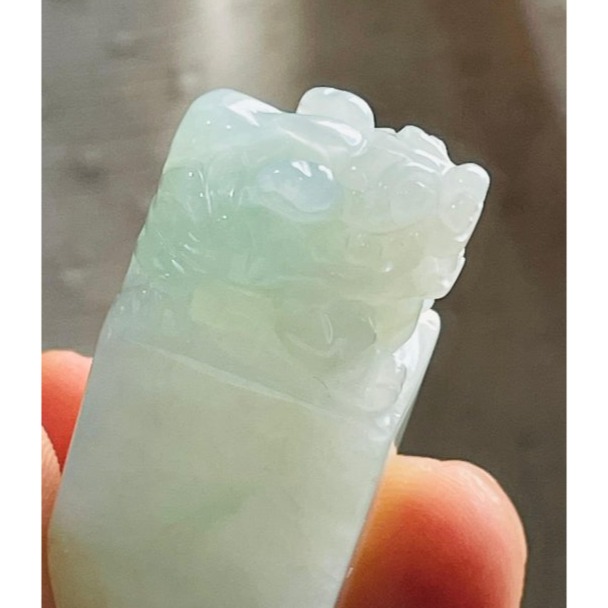 天然A貨緬甸玉 冰潤淡綠底色手工雕滿載而歸龍龜翡翠印章/方印/私章 起冰帶膠潤 淡綠滿底色-細節圖6