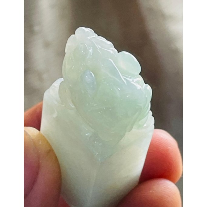 天然A貨緬甸玉 冰潤淡綠底色手工雕滿載而歸龍龜翡翠印章/方印/私章 起冰帶膠潤 淡綠滿底色-細節圖7