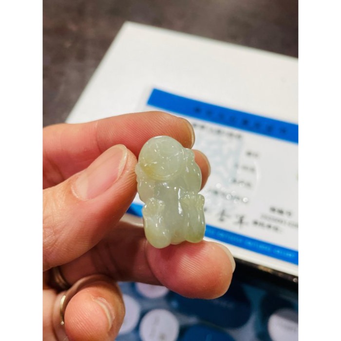 天然A貨緬甸玉 白冰藏金手工雕招財小貔貅翡翠玉墜 雕工立體飽滿 冰潤有水頭 銅錢帶一抹金-細節圖10