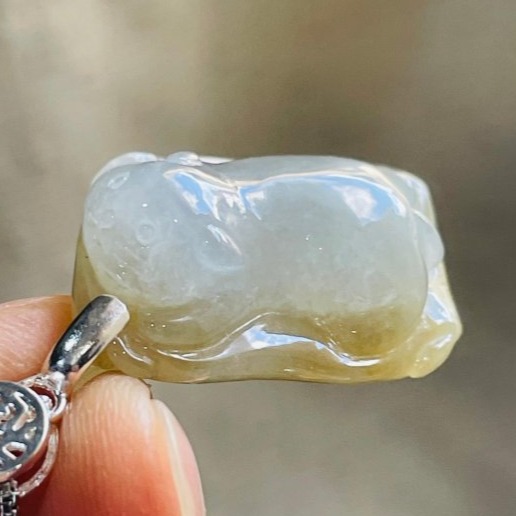 天然A貨緬甸玉 冰膠雪梨黃雙彩手工俏雕小貓咪翡翠玉墜 果凍膠肉巧喵星人 冰黃俏貓毯 獨一無二俏色巧工-細節圖2