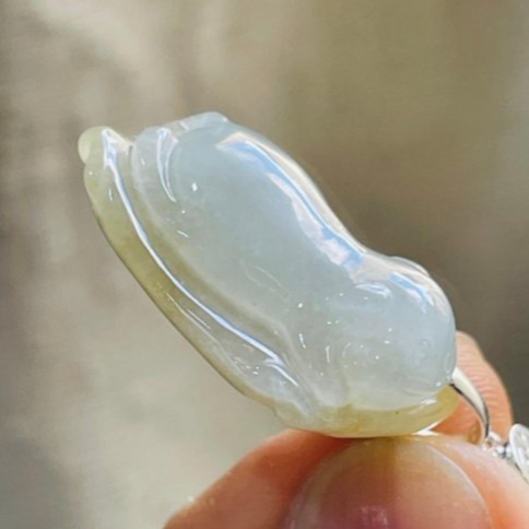 天然A貨緬甸玉 冰膠雪梨黃雙彩手工俏雕小貓咪翡翠玉墜 果凍膠肉巧喵星人 冰黃俏貓毯 獨一無二俏色巧工-細節圖5