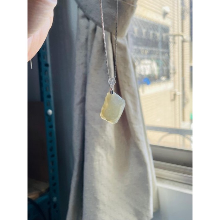 天然A貨緬甸玉 冰膠雪梨黃雙彩手工俏雕小貓咪翡翠玉墜 果凍膠肉巧喵星人 冰黃俏貓毯 獨一無二俏色巧工-細節圖8