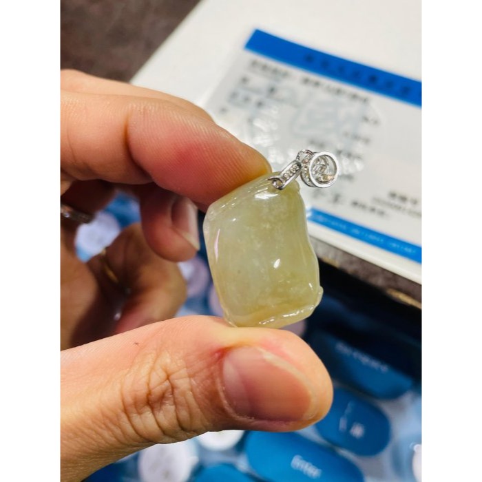 天然A貨緬甸玉 冰膠雪梨黃雙彩手工俏雕小貓咪翡翠玉墜 果凍膠肉巧喵星人 冰黃俏貓毯 獨一無二俏色巧工-細節圖10