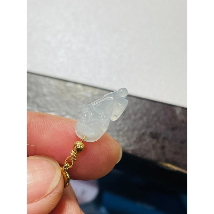 天然A貨緬甸玉 冰玻種白冰手工巧雕招財貔貅翡翠隨意扣 泛光晶透玻璃種 純色乾淨冰膠底庄 不大 小高貨-細節圖9
