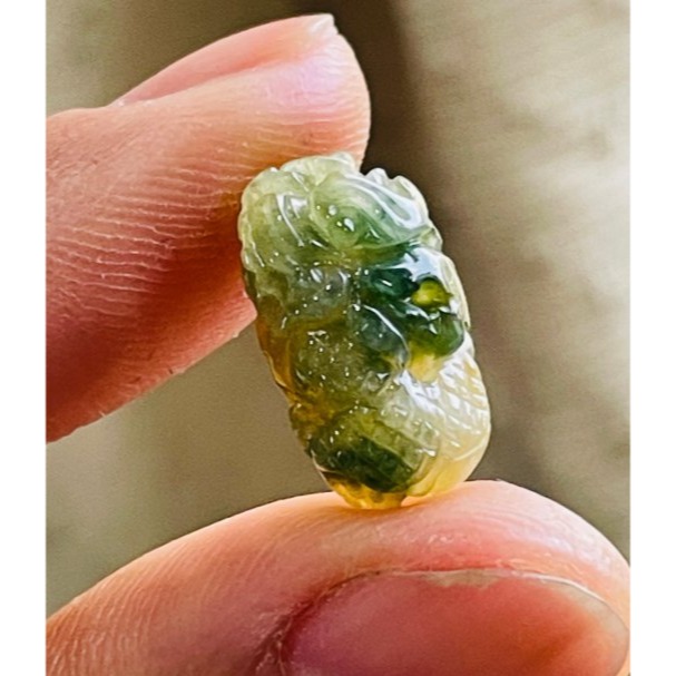 天然A貨緬甸玉 老坑冰三彩360度手工微雕一條龍翡翠小龍珠 起冰橘黃梨黃秋香綠 色滿冰潤 通孔頂珠-細節圖2