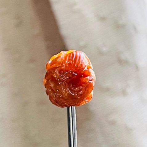 天然A貨緬甸玉 冰亮紅360度環繞微雕一條龍翡翠小龍珠 老熟起冰油亮 色滿勻稱 天然冰紅肉通孔頂珠-細節圖2