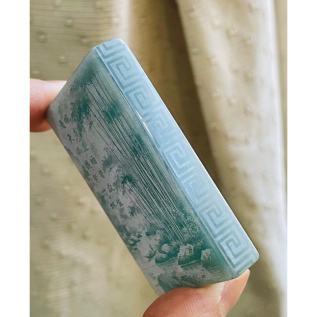 冰潤危藍雷射雕合掌觀音翡翠佛牌 全透光滿藍綠瓜料 方正牌形 噴砂影雕精致顯工-細節圖3