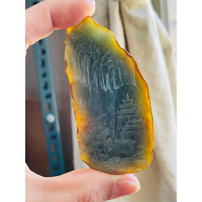 天然A貨緬甸玉 老坑蜜糖金雙彩雙面牙籤精工金風送爽翡翠山水玉墜/擺件 起冰油亮黃霧包覆油綠肉 附台証-細節圖8