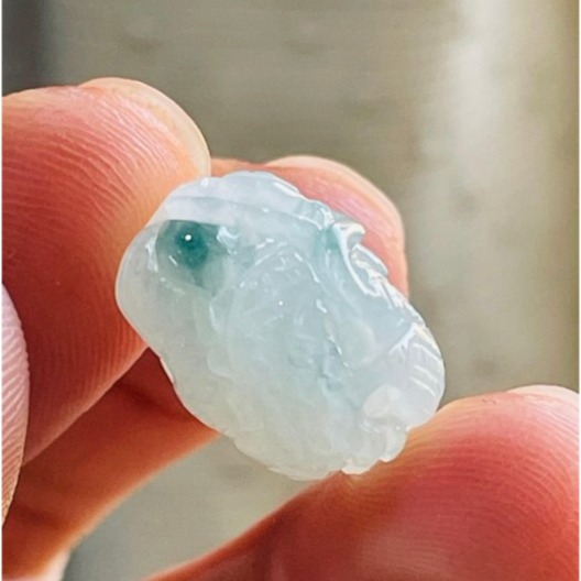 天然A貨緬甸玉 冰飄花手工360度環繞巧雕一條龍翡翠龍珠/頂珠 晶透起光感 靈動藍花點綴其中-細節圖3