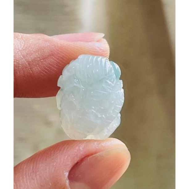 天然A貨緬甸玉 冰飄花手工360度環繞巧雕一條龍翡翠龍珠/頂珠 晶透起光感 靈動藍花點綴其中-細節圖6