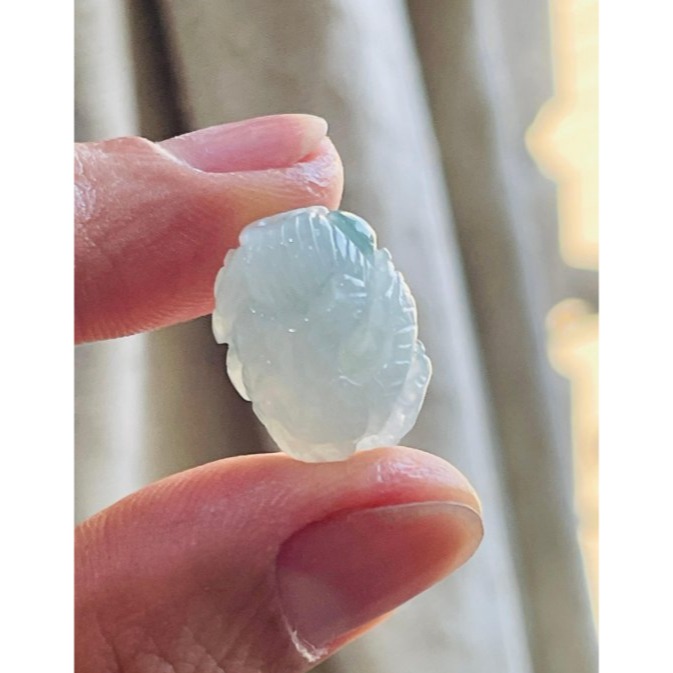 天然A貨緬甸玉 冰飄花手工360度環繞巧雕一條龍翡翠龍珠/頂珠 晶透起光感 靈動藍花點綴其中-細節圖7